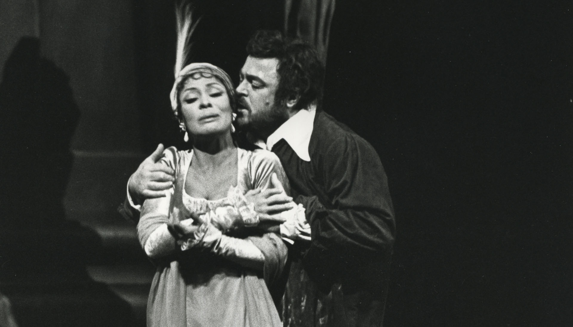 Luciano Pavarotti w legendarnej „La bohème” Pucciniego z 1977 roku teraz za darmo w Met Opera on Demand