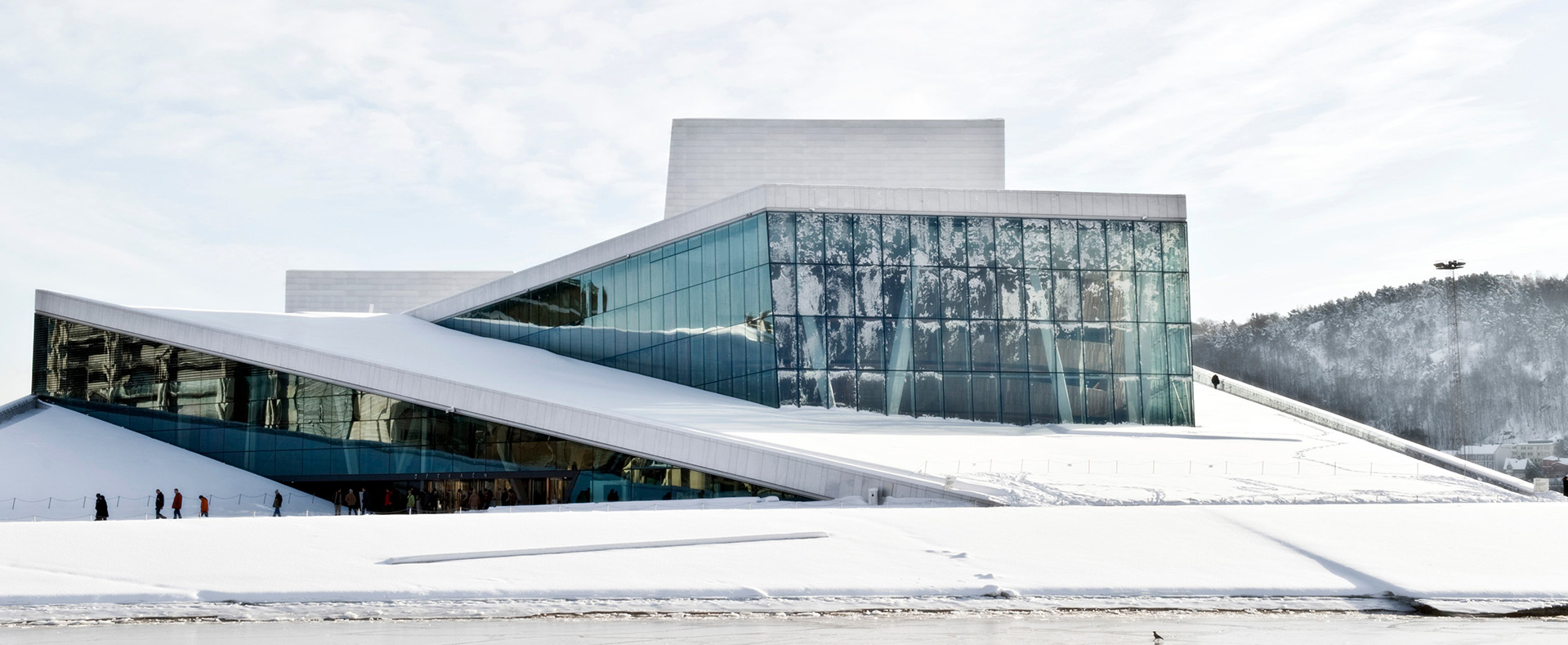 The building in Oslo breaks the stereotype about the elitism of opera art