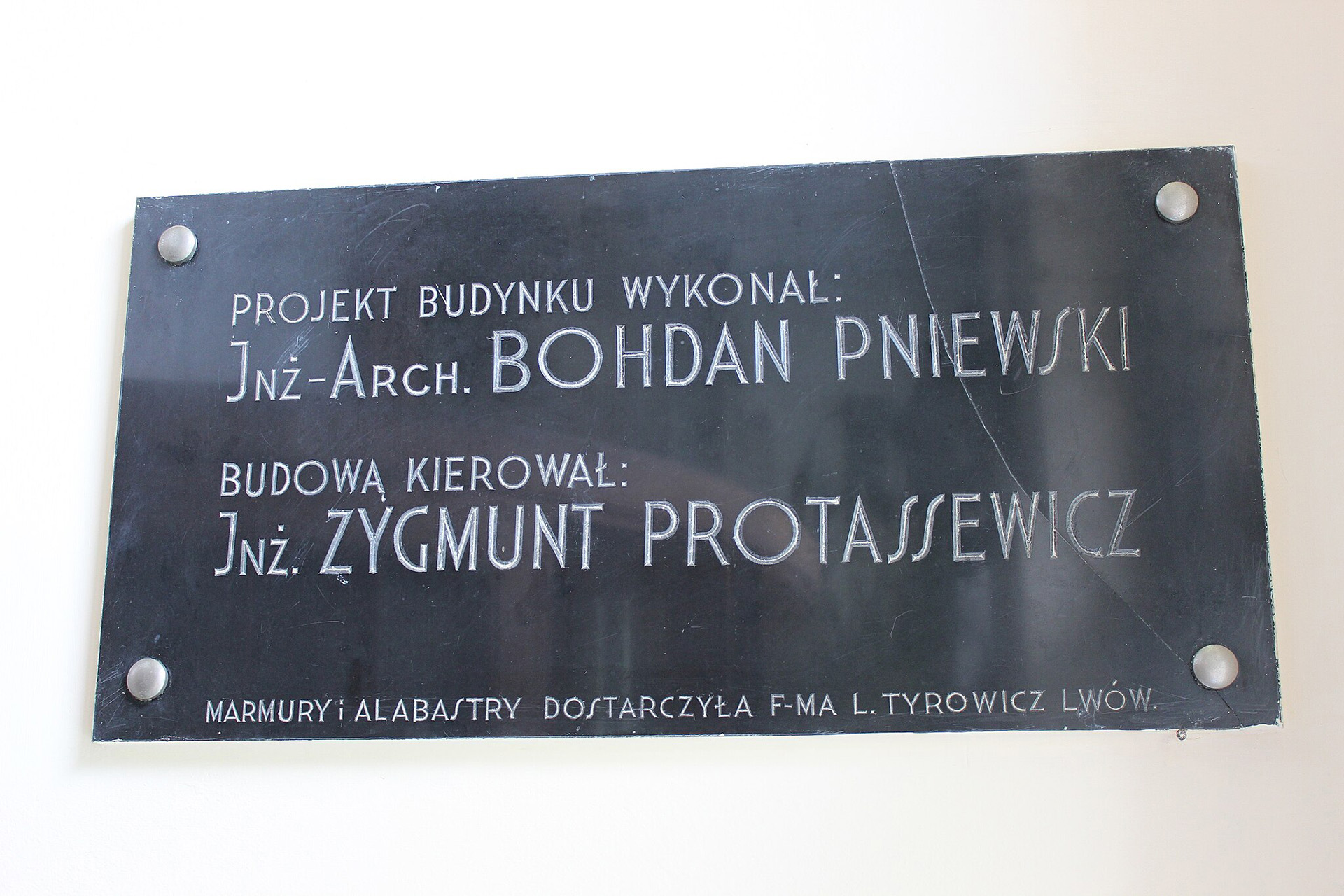 Co pozostało z przedwojennego luksusu? Historia hotelu „Patria” w Krynicy-Zdroju