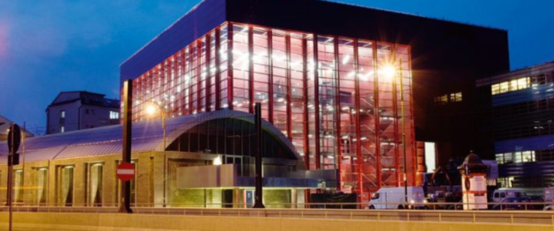 Opera wyobrażona. Czy istnieje dzieło operowe bez muzyki? Spektakl bez ruchu scenicznego?